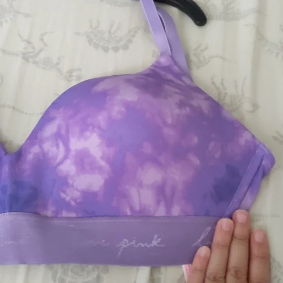 VS pink wireless bra - Picture 3 of 3